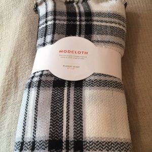 NWT ModCloth blanket scarf